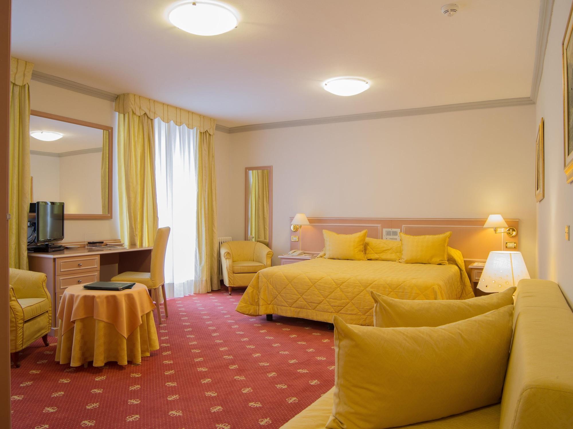 Hotel Miramonti 마돈나 디 캄필리오 외부 사진