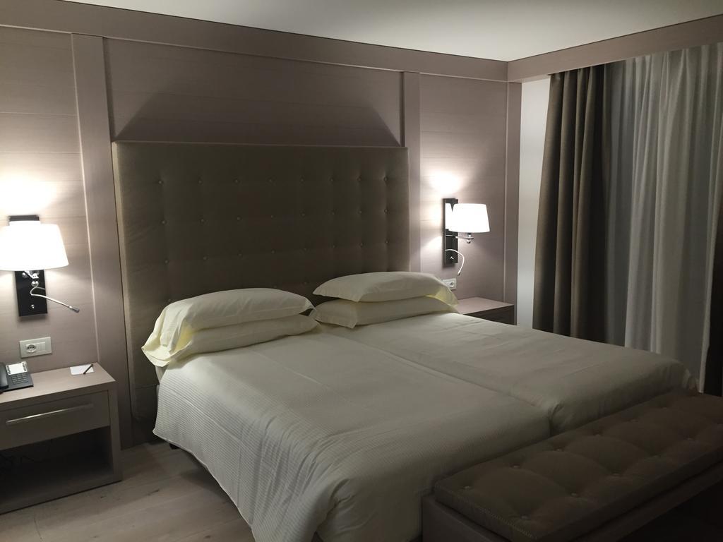 Hotel Miramonti 마돈나 디 캄필리오 외부 사진