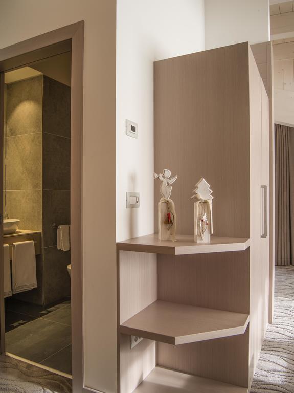 Hotel Miramonti 마돈나 디 캄필리오 외부 사진