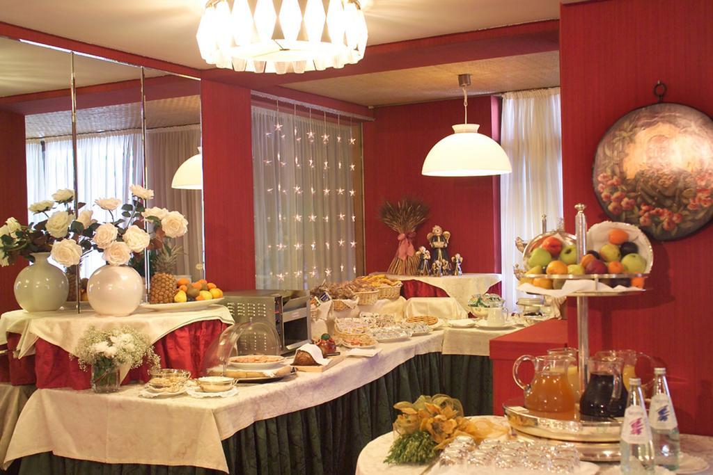 Hotel Miramonti 마돈나 디 캄필리오 외부 사진