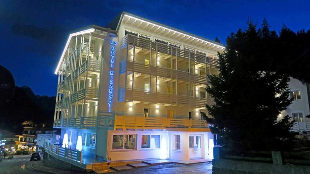 Hotel Miramonti 마돈나 디 캄필리오 외부 사진
