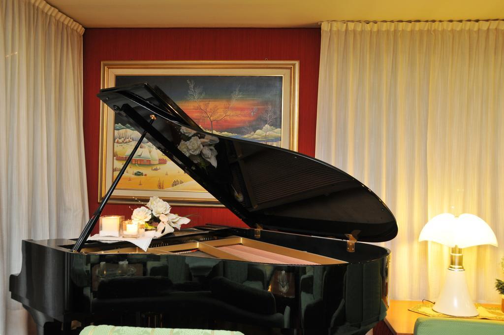 Hotel Miramonti 마돈나 디 캄필리오 외부 사진