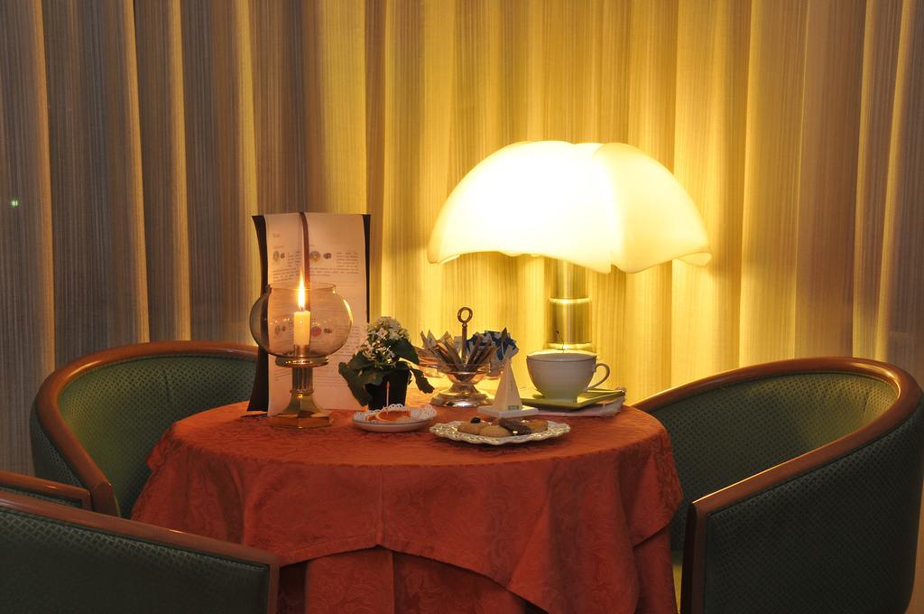Hotel Miramonti 마돈나 디 캄필리오 외부 사진